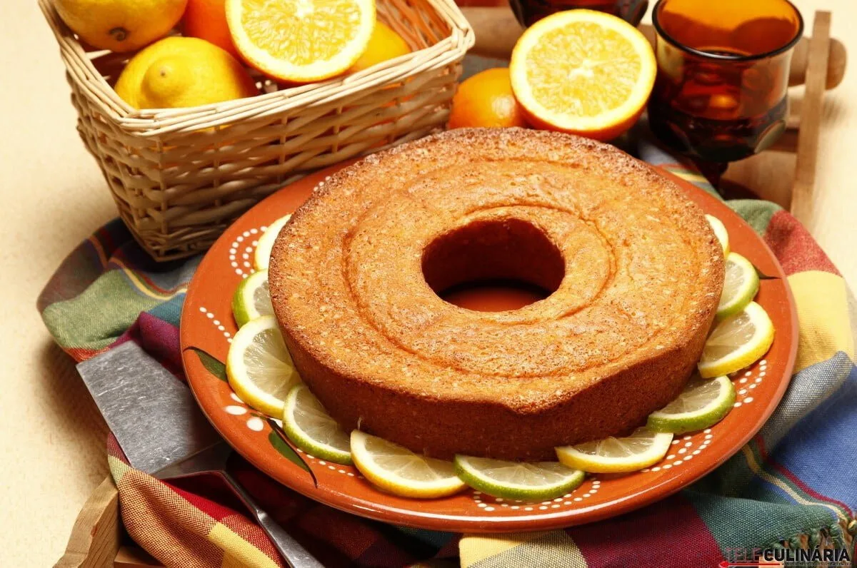 Bolo de laranja com 5 ingredientes