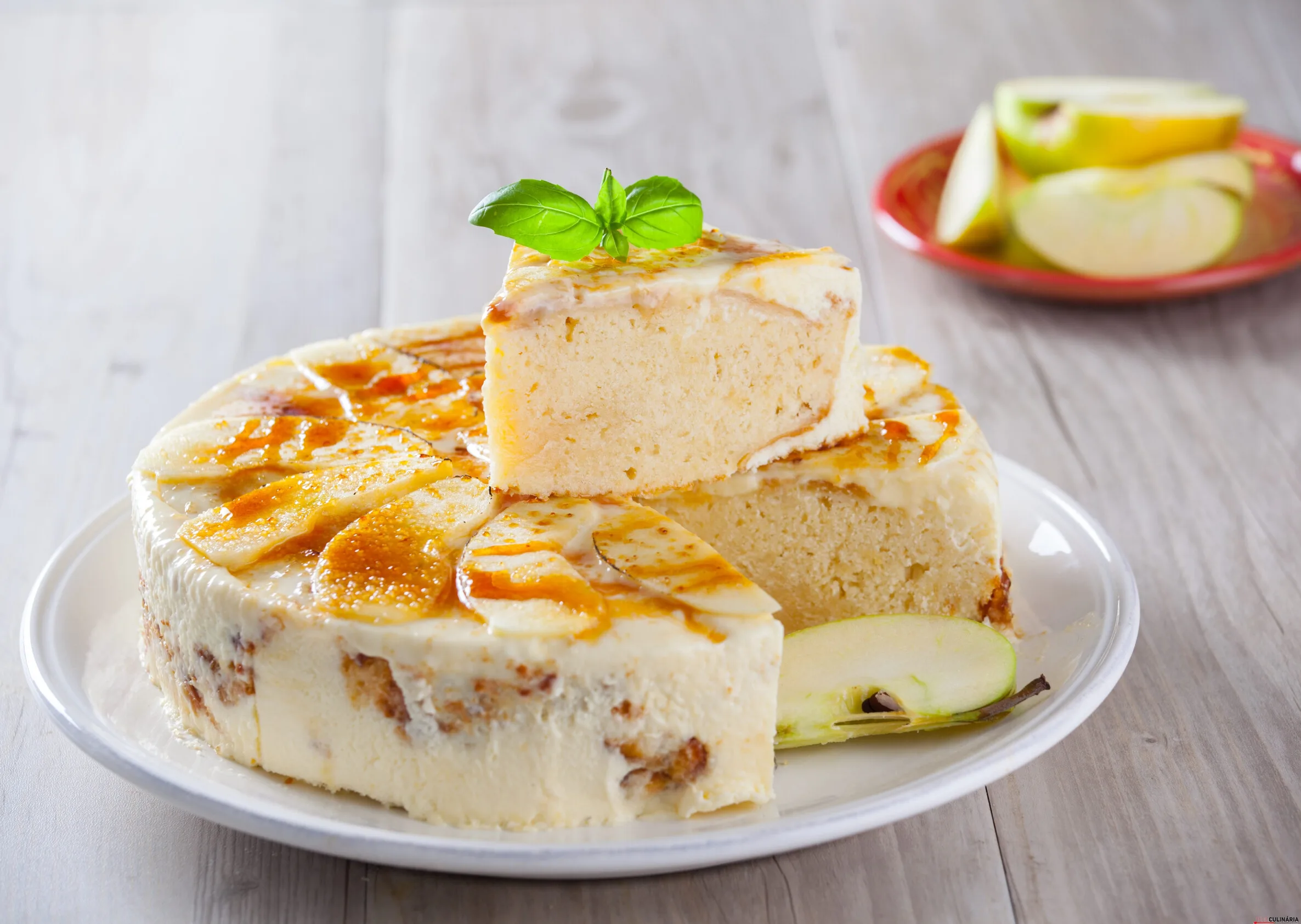 Bolo invertido de maçã