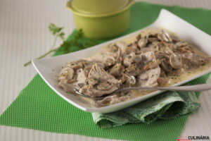 Bifes de perú ao champignon