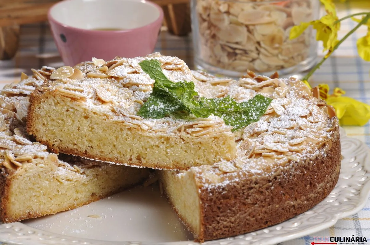 Bolo da avó com amêndoas (robot de cozinha)