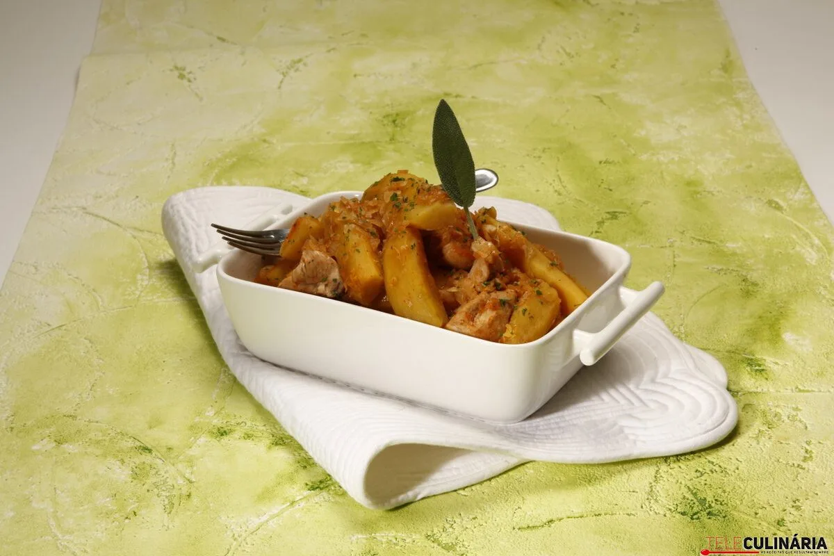 Caçarola de batata-doce com perú