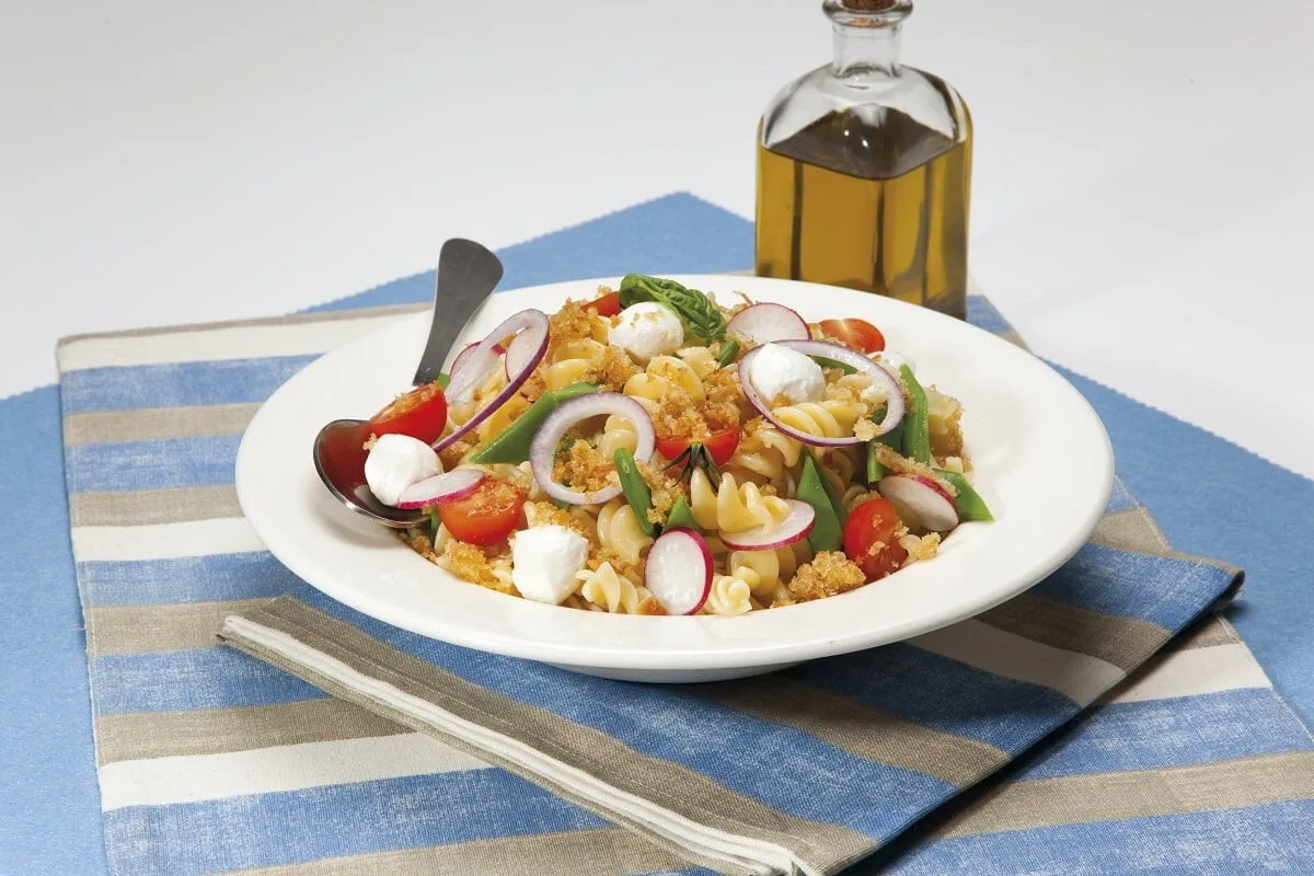 Salada crocante de massa