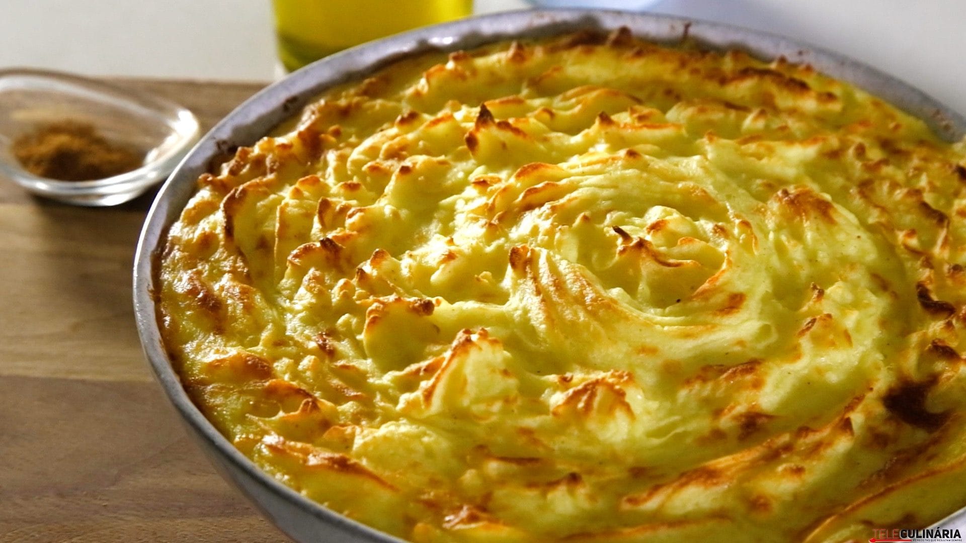 Empadão de peixe com delícias do mar