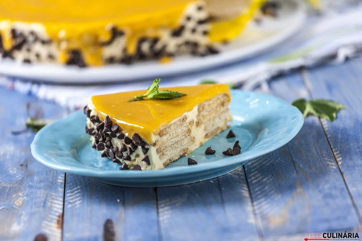 Bolo de bolacha com creme de ovos