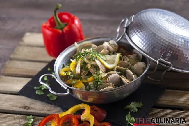 Cataplana de amêijoas