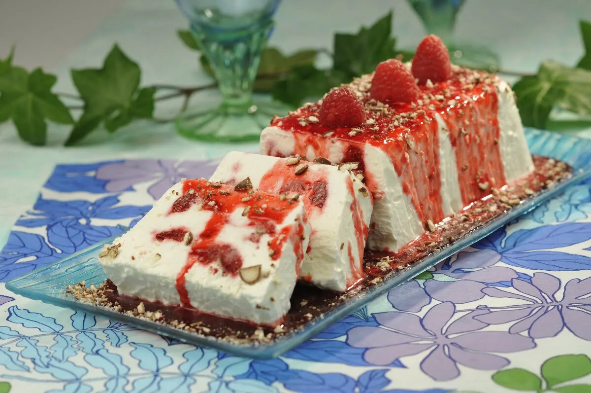 Gelado de natas e framboesas