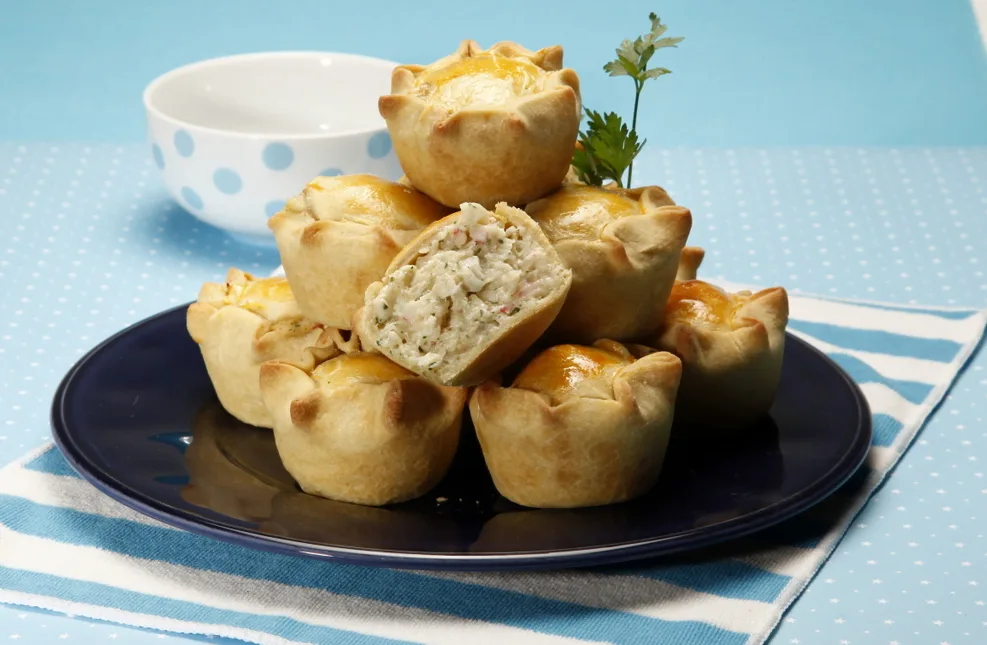 Empadas de pescada com delícias do mar