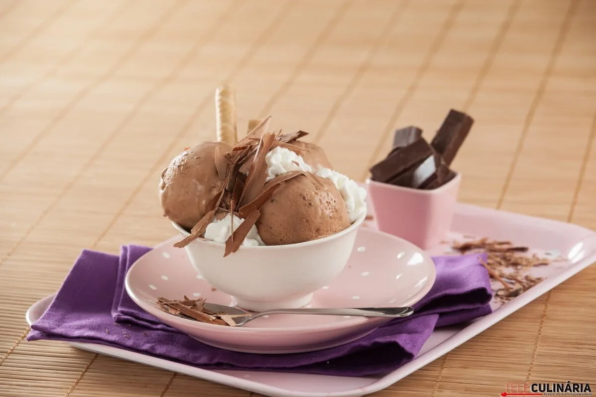 Gelado de chocolate