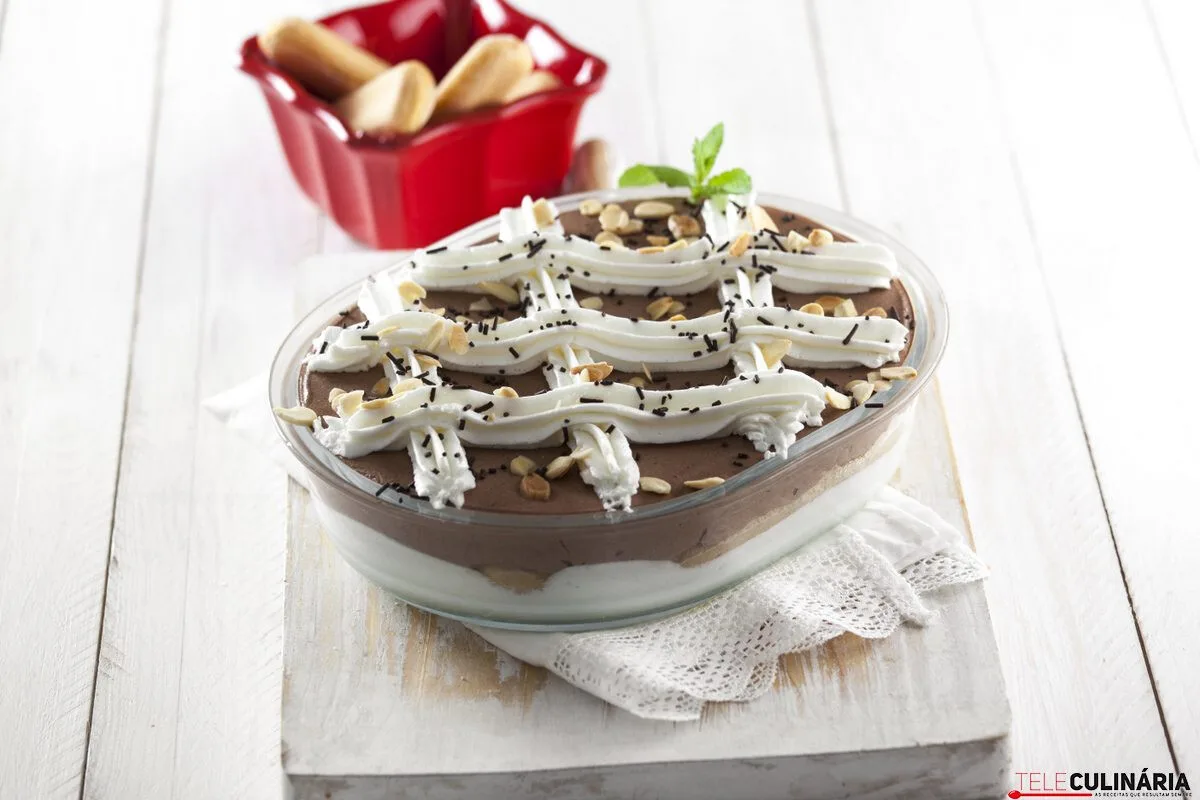 Receita fácil de pavê preto e branco