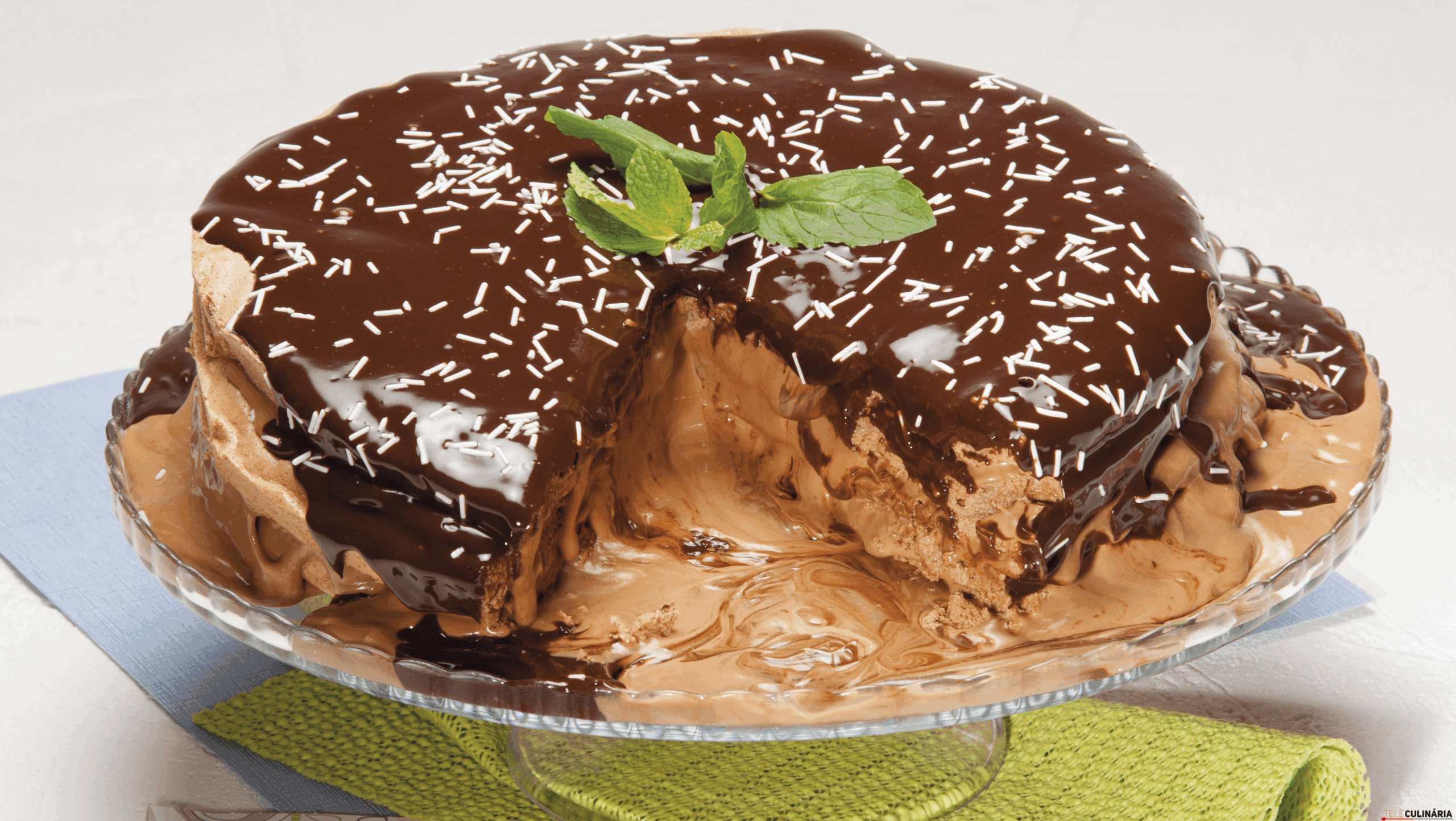 Delícia de chocolate merengada