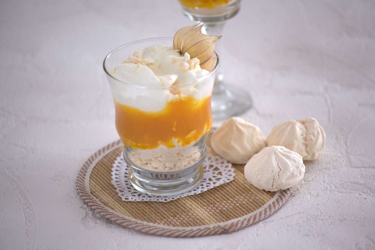 Delícia de manga e suspiros