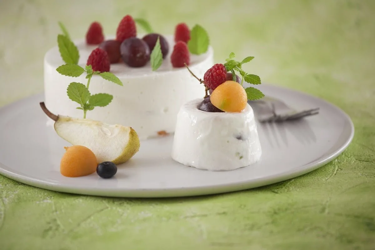 Bavaroise de iogurte com frutos da estação