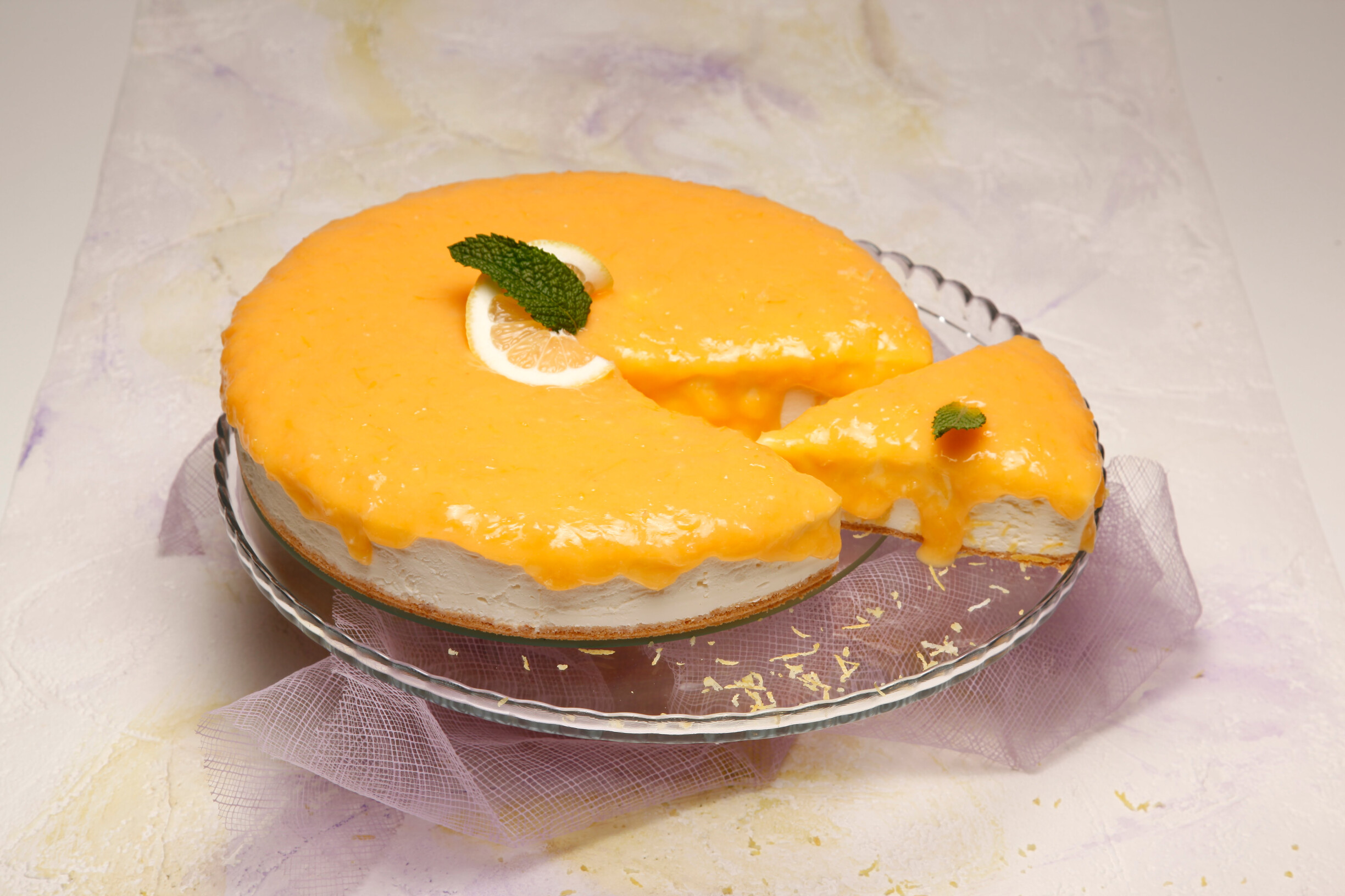 Tarte gelada de natas com curd de limão