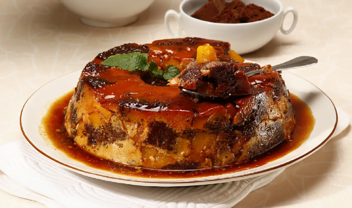 Pudim de manga com bolo de chocolate