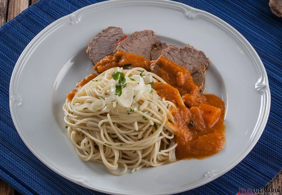 Carne estufada com cenoura