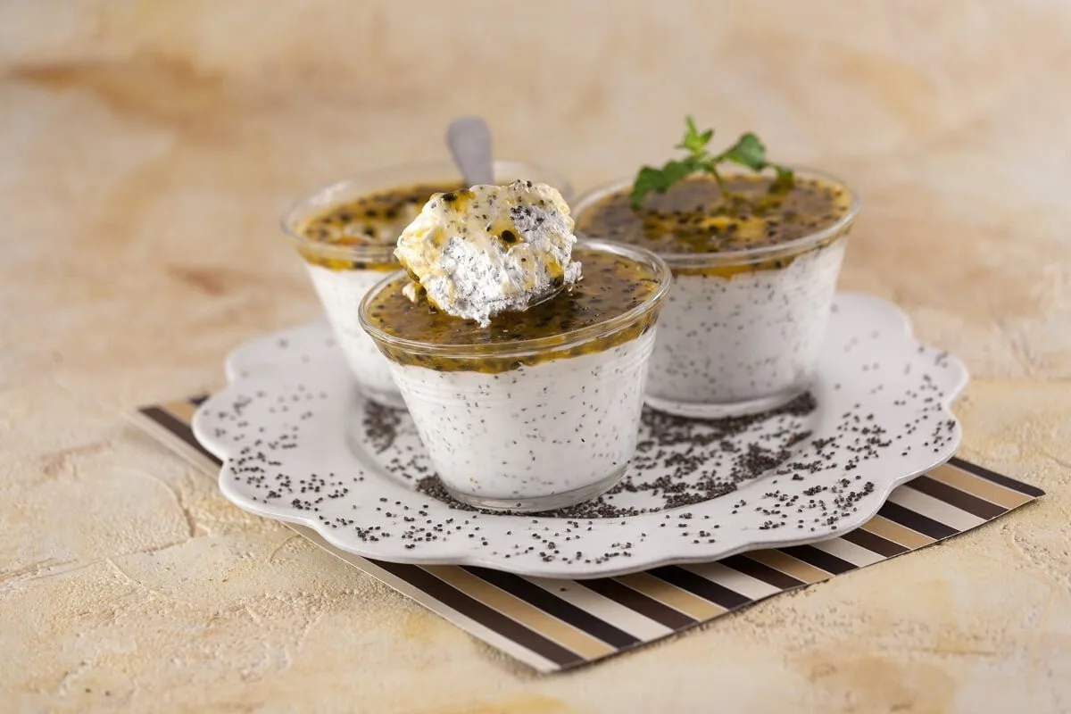 Mousse de iogurte com sementes de chia