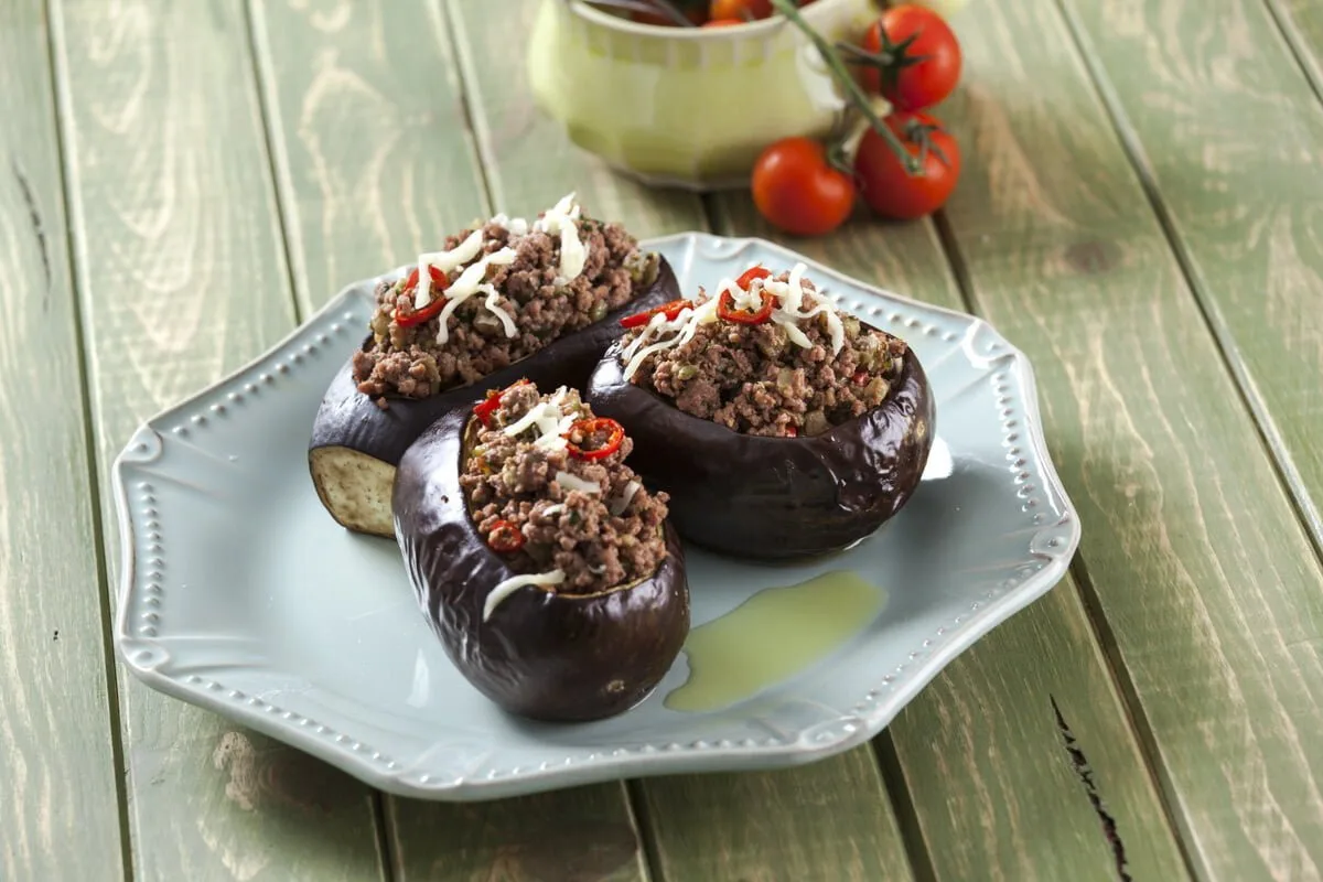 Beringelas recheadas com carne (robot de cozinha)