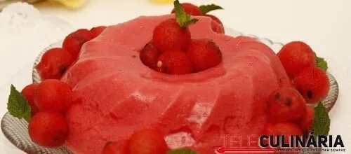 Mousse de melancia com iogurte e laranja