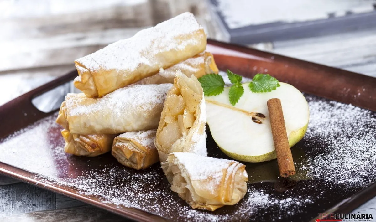 Pastéis de pera e canela