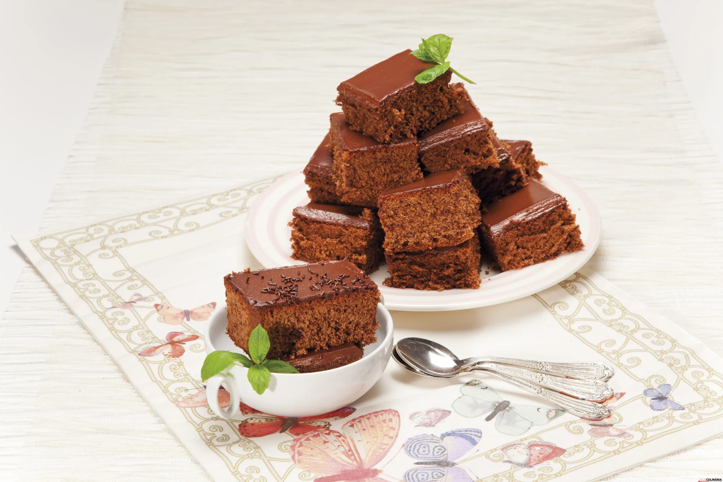 Bolo de chocolate encharcado