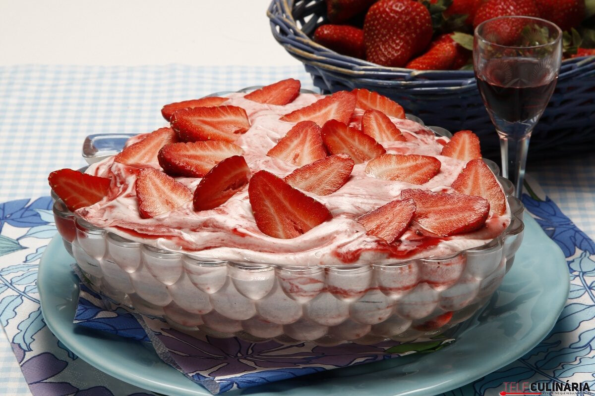 Mousse fácil de morangos