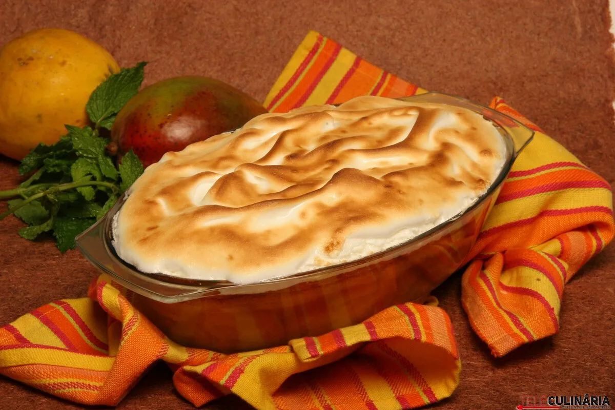 Doce de manga merengado