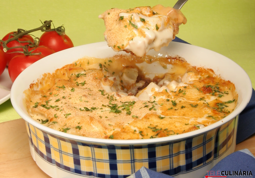 Carne picada no forno