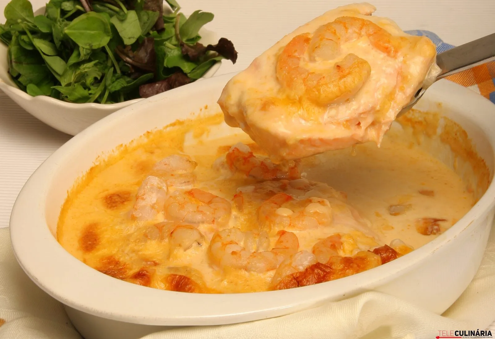 Gratinado de Salmão com molho de marisco