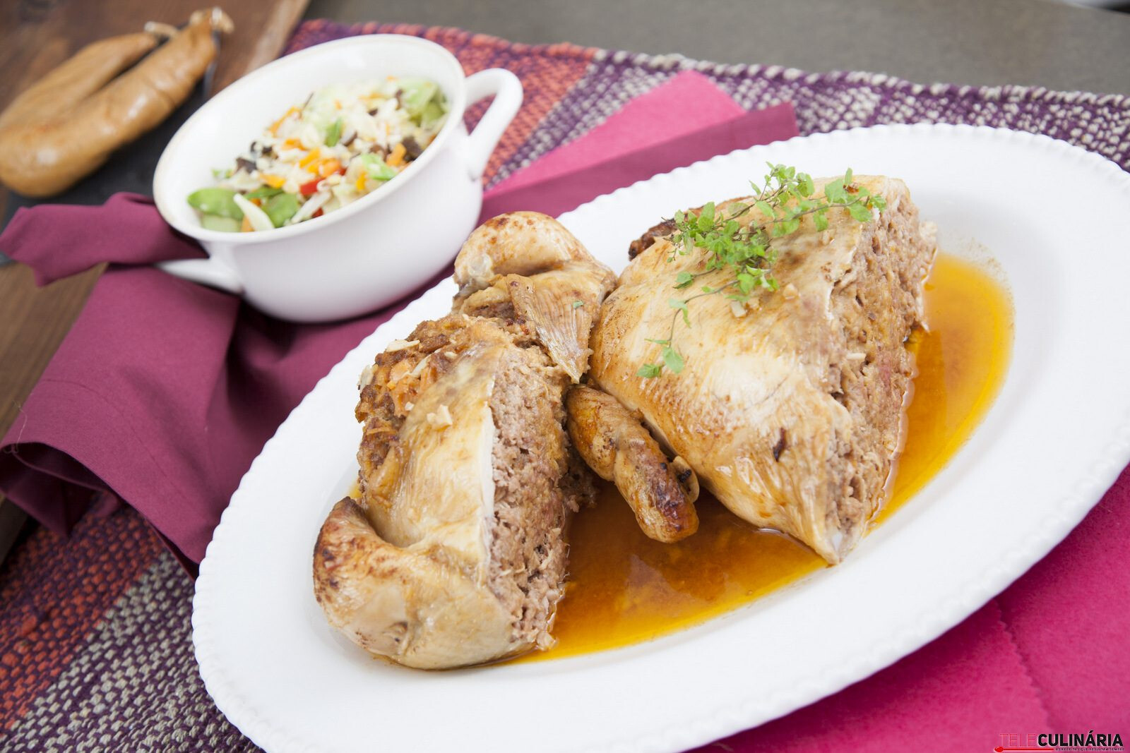 Frango assado com alheira e carne picada