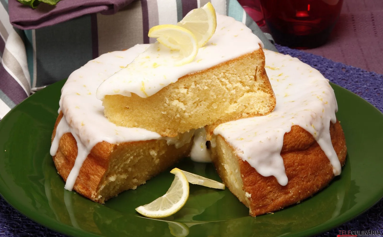 Bolo de limão glaceado