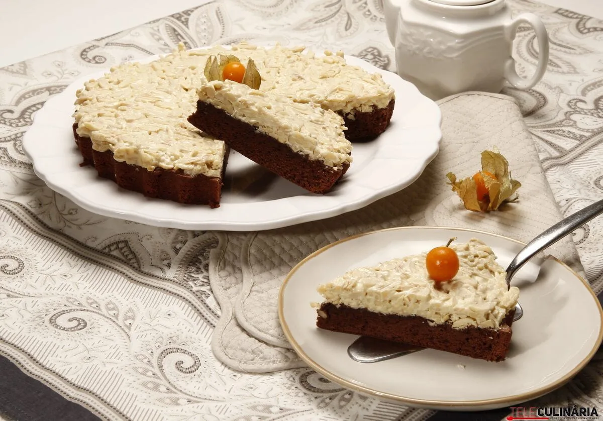 Tarte de amêndoas com chocolate (robot de cozinha)