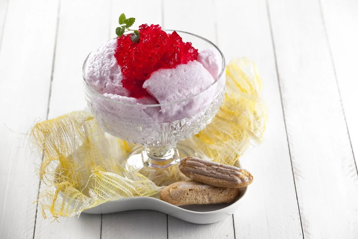 Nuvem de claras com gelatina