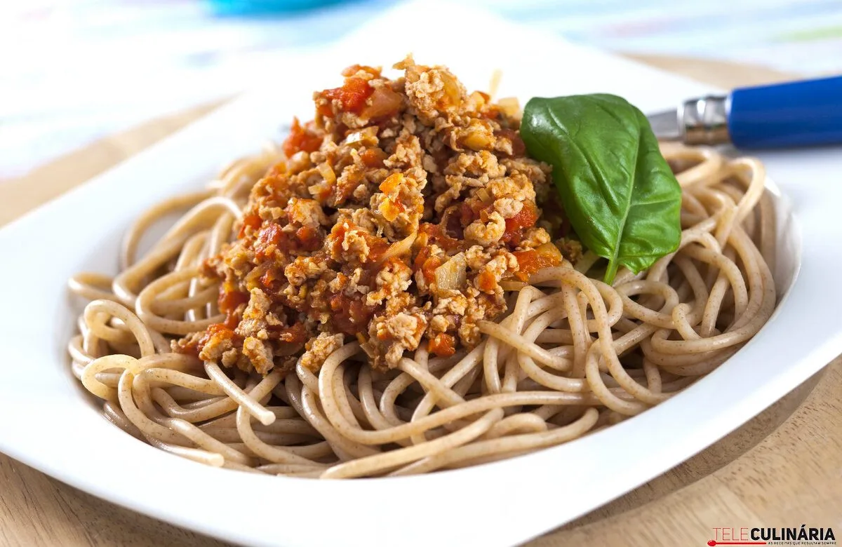 Bolonhesa de frango