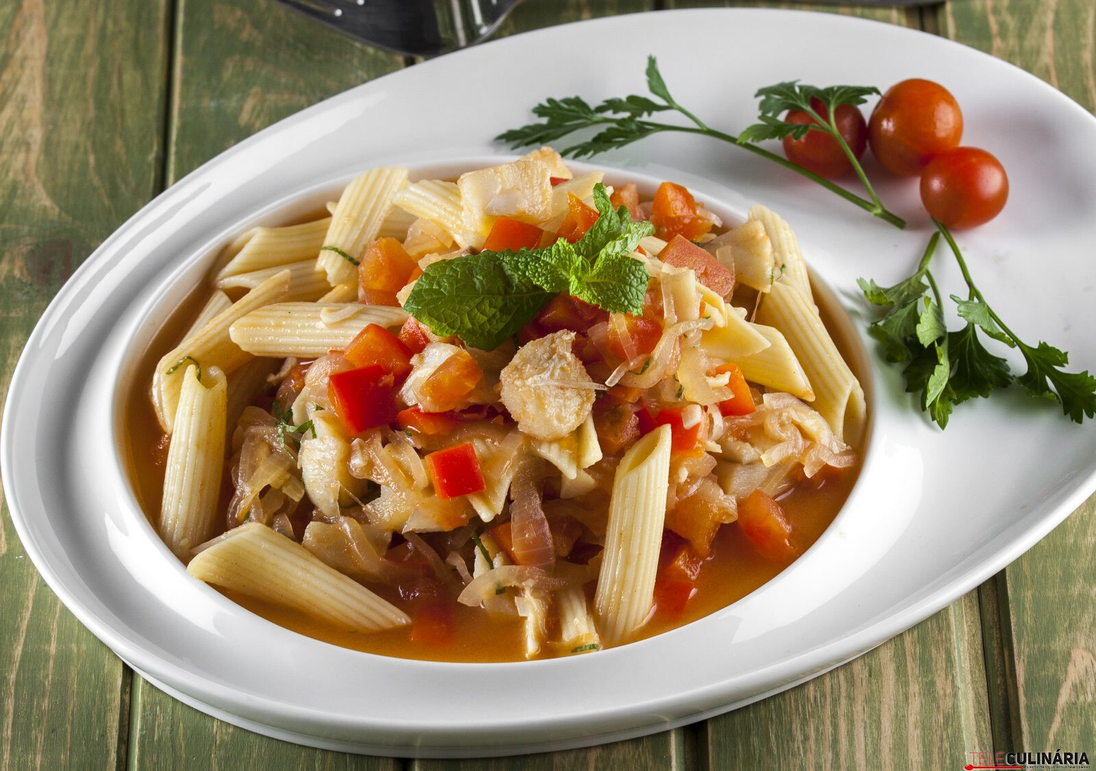 Guisadinho de bacalhau e massa