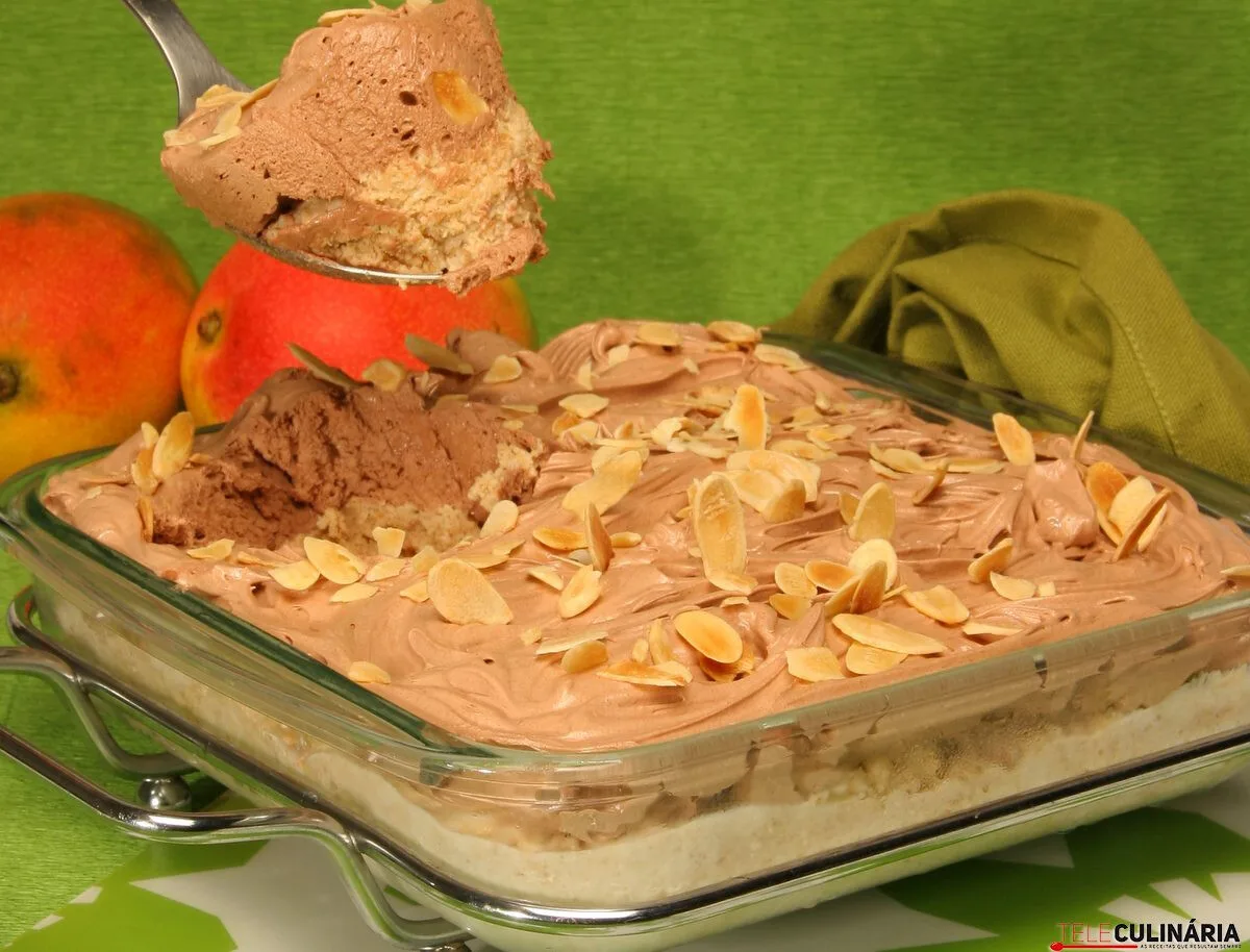 Serradura com mousse de chocolate
