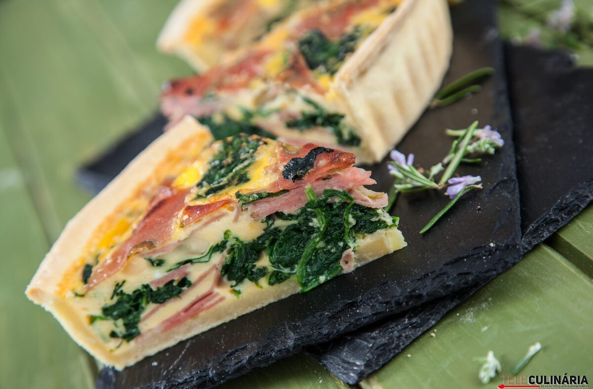 Tarte de charcutaria com espinafres (robot de cozinha)