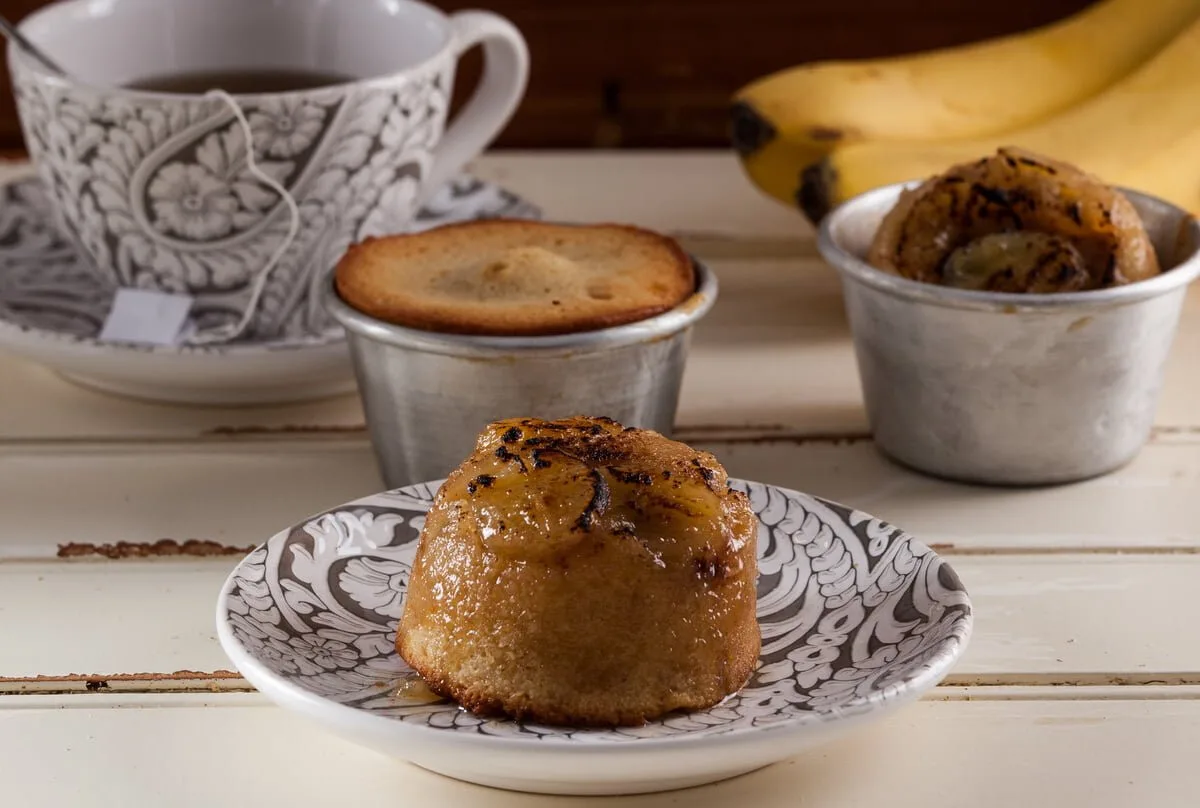 Bolinhos de banana e amêndoa
