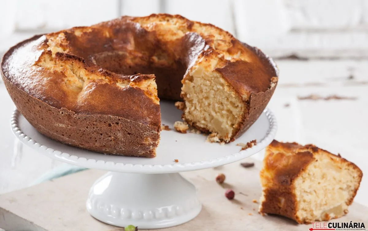 Bolo de coco e ananás