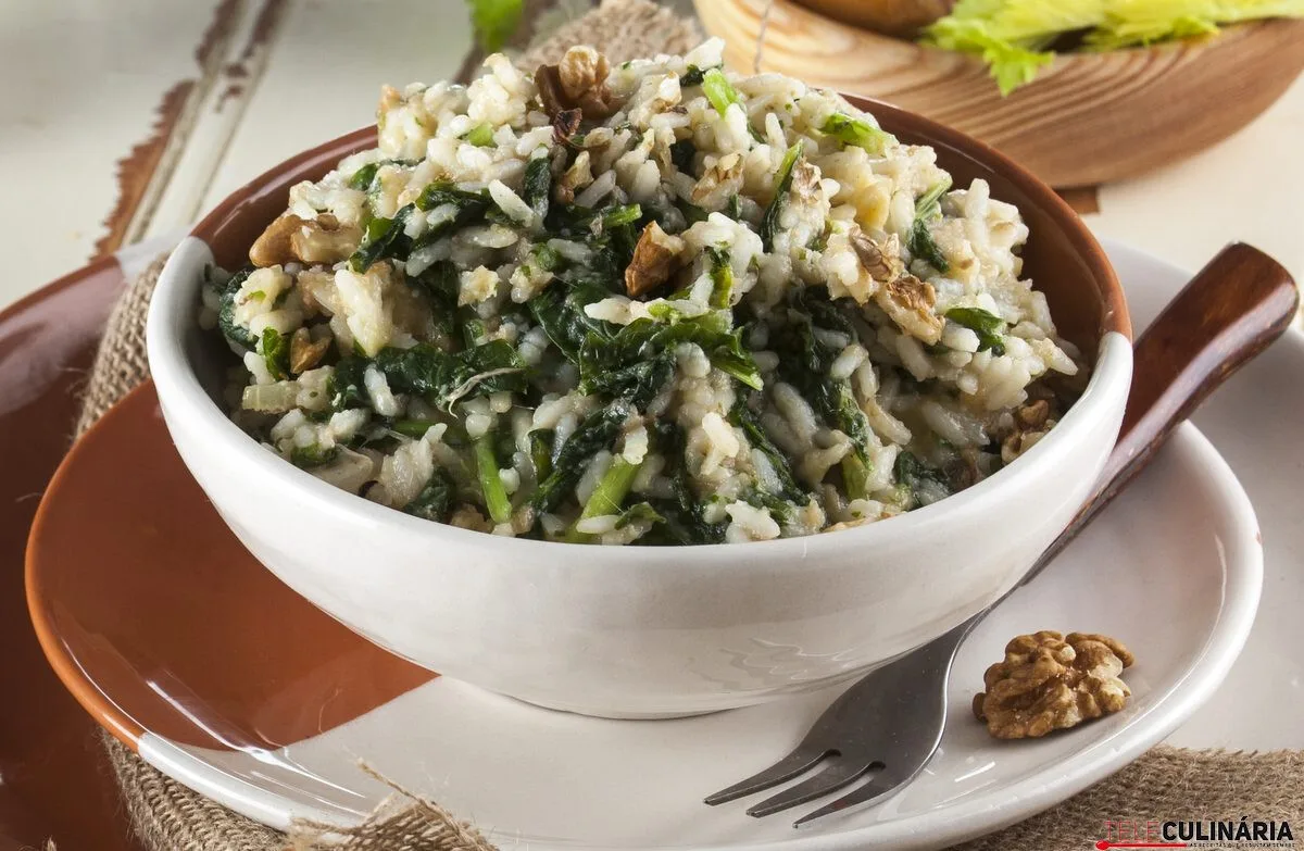 Arroz de alheira com grelos e nozes