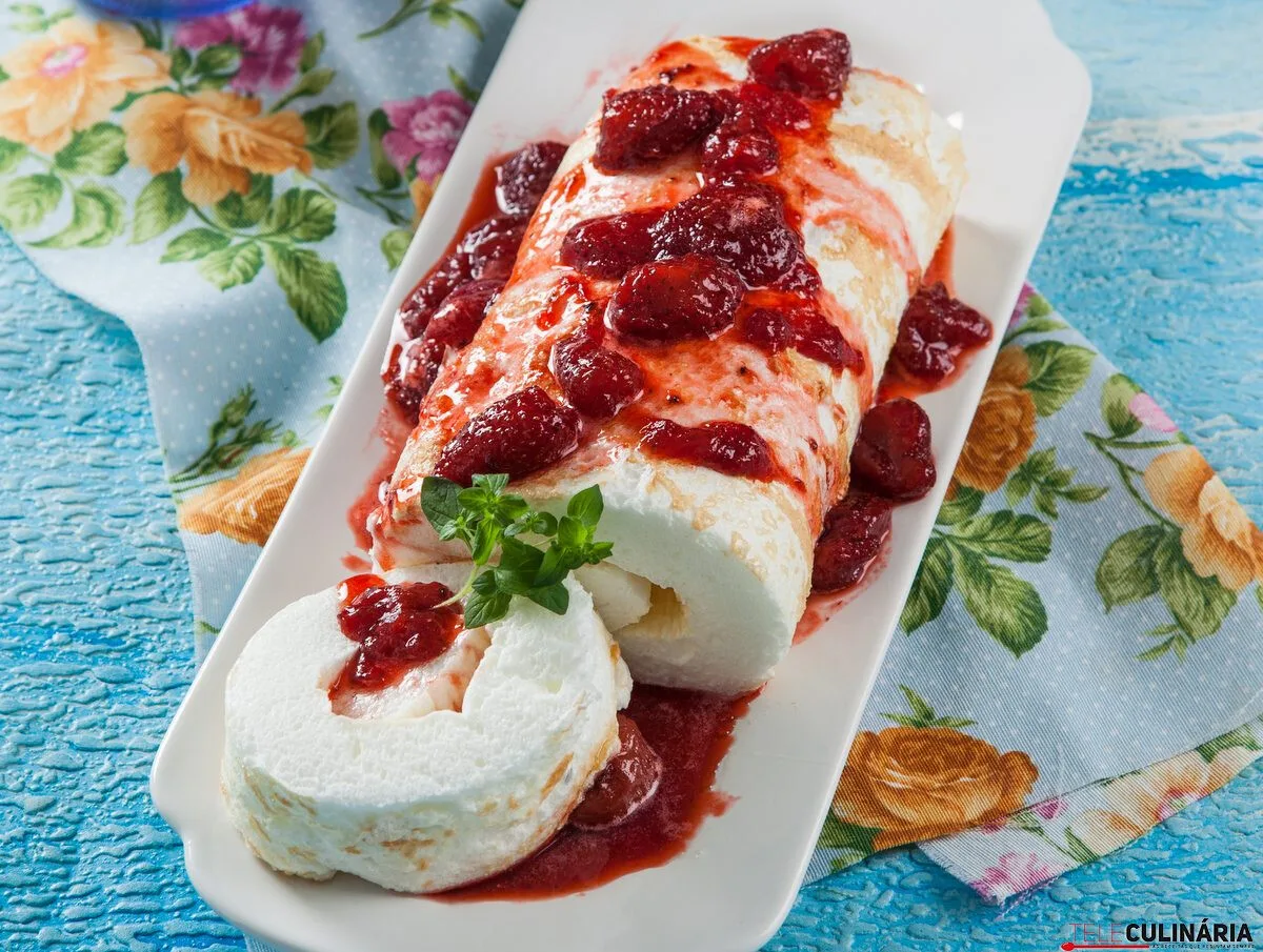 Torta de claras e morango