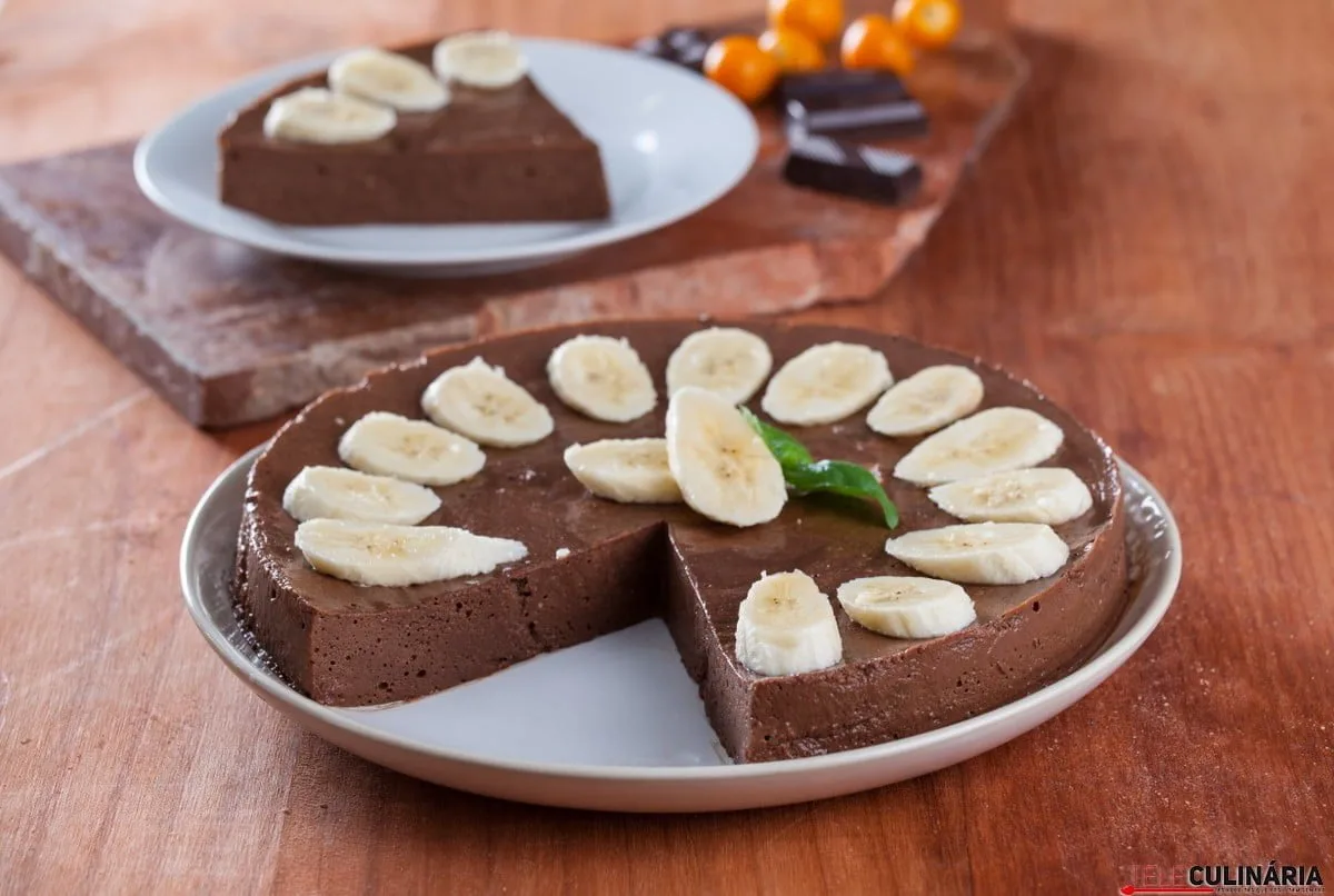 Bolo gelado de chocolate e banana