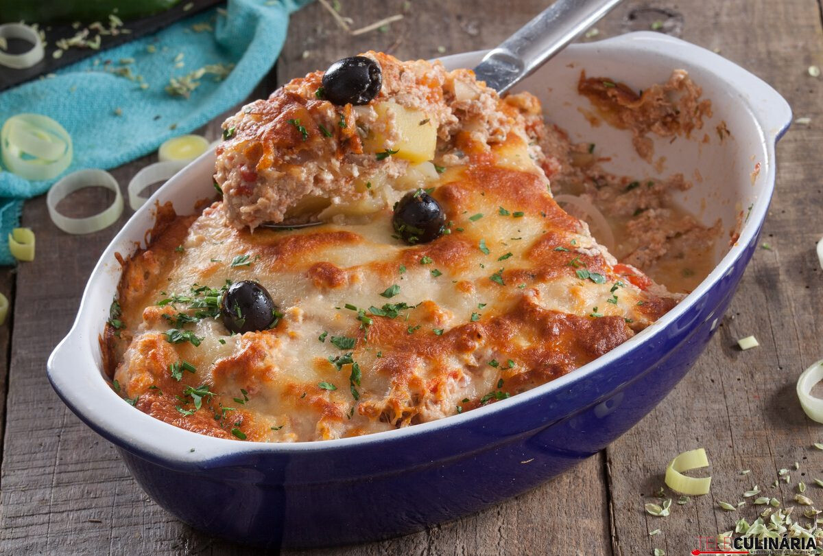 Tabuleiro de atum com requeijão