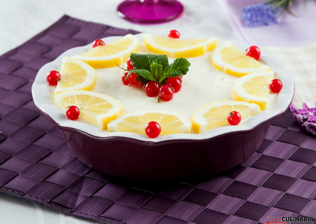 Mousse de limão com iogurte grego