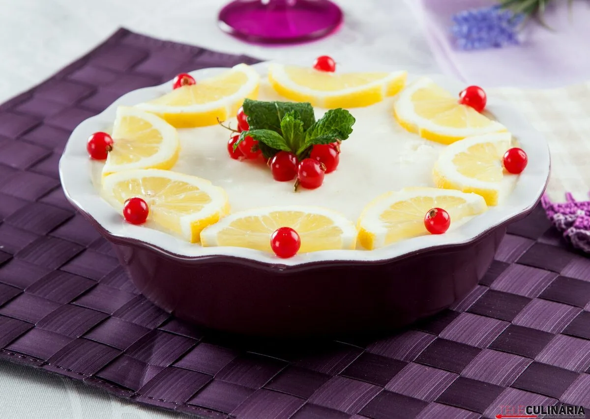 Mousse de limão com iogurte grego