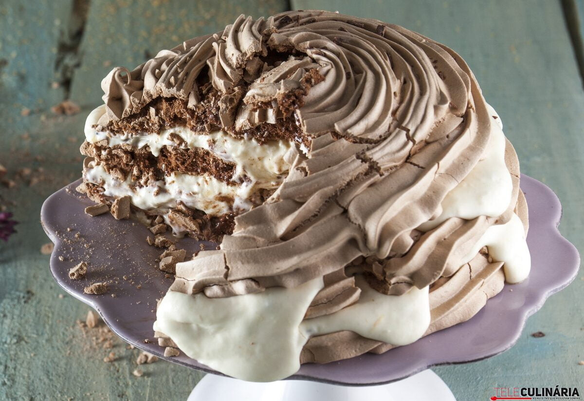 Bolo merengado de maracujá