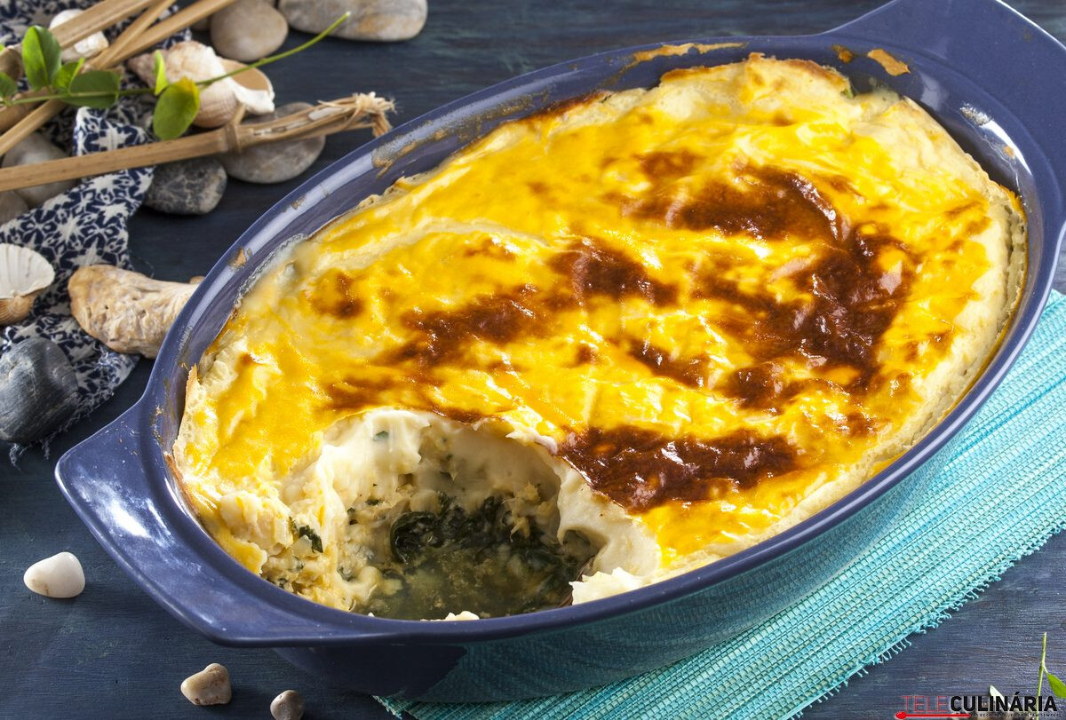 Empadão de bacalhau e espinafres