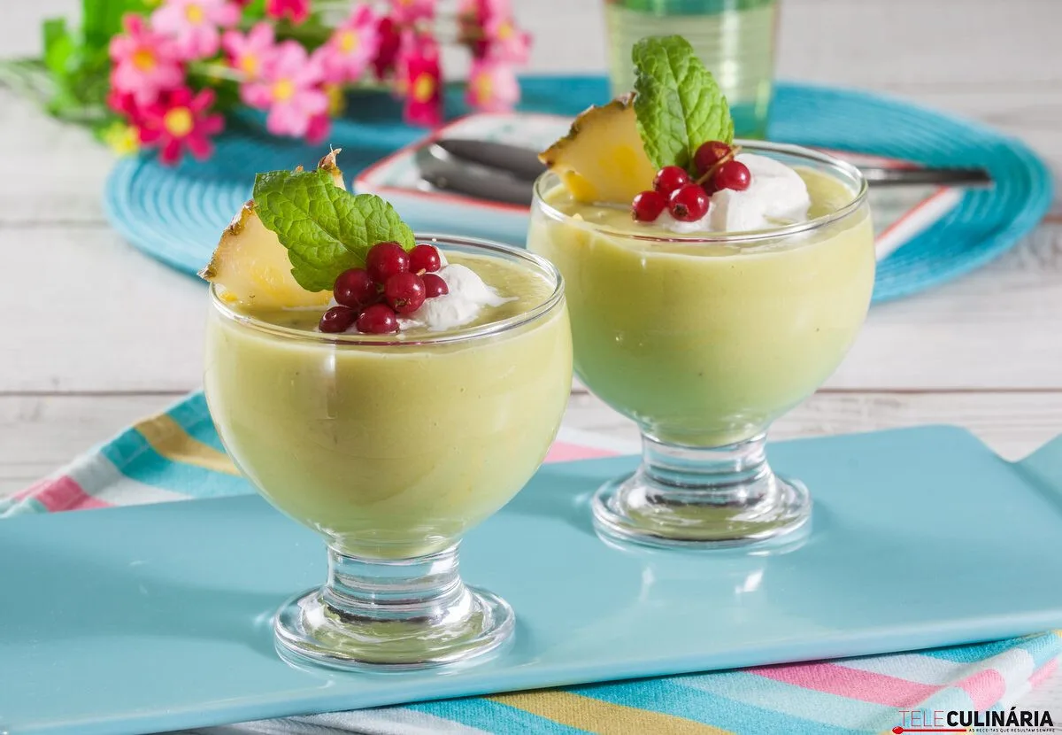 Mousse light de abacaxi