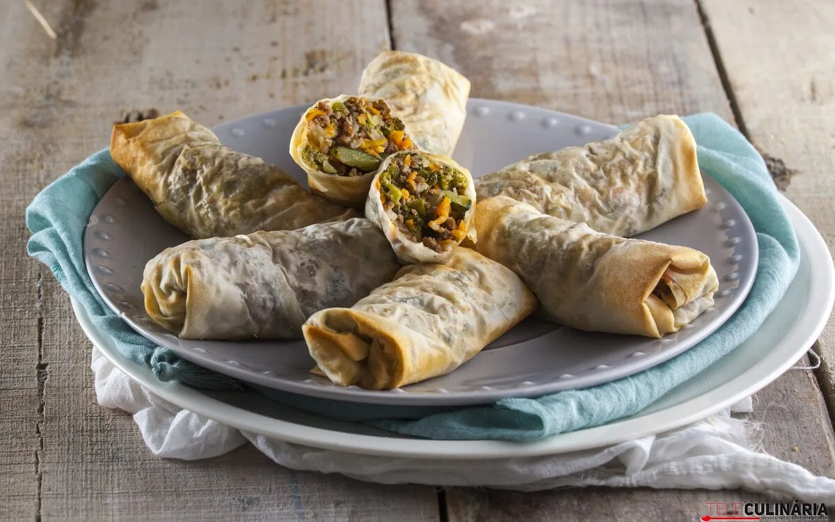 Rolinhos de legumes e carne picada