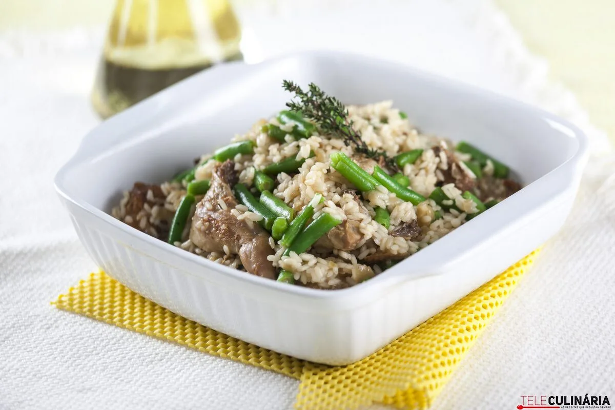 Arroz de codorniz com feijão-verde redondo