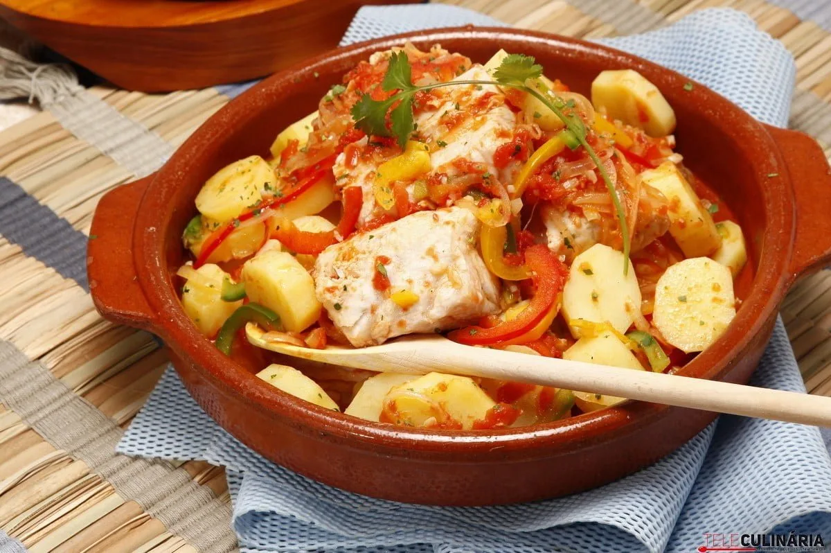 ensopado de peixe à portuguesa